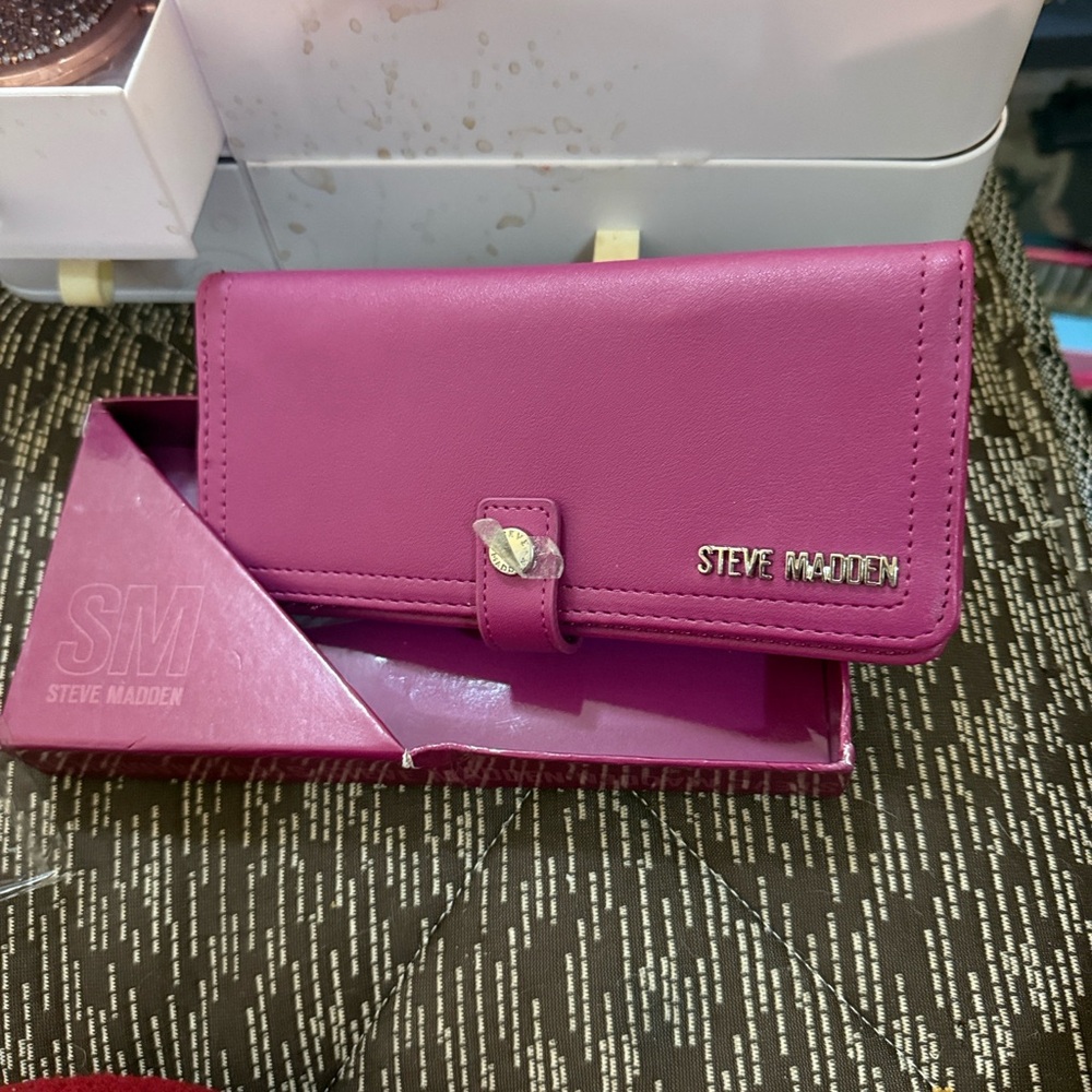 Steve Madden Fuchsia Women's Wallet